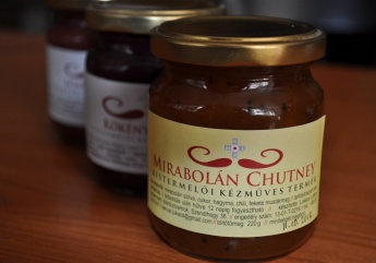 Mirabolán chutney